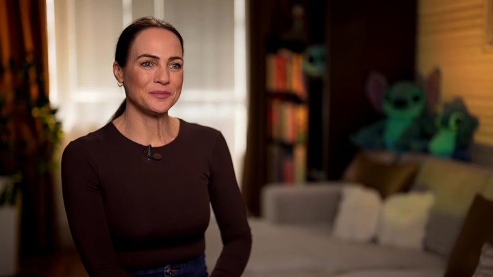 Bez servítky, Adriana Kneissl